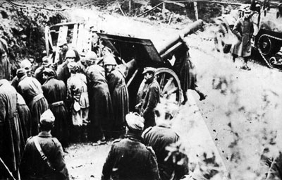 105/28 Gun being moved