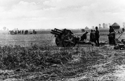 Artillery Battery of 10.5cm leFH18 howtizers Artillery Battery of 10.5cm leFH18 howtizers