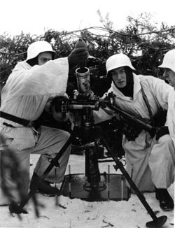 German 8cm mortar team German 8cm mortar team