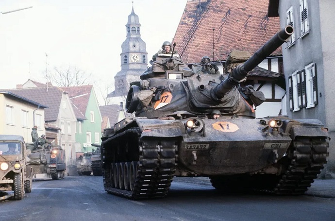 Tank on the streets