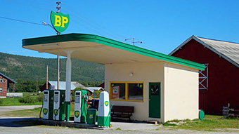 Pimp Your Pumps – Decorating the Petrol Station